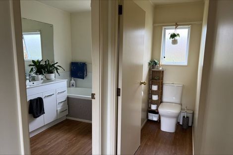 Photo of property in 38 Charlotte Street, Stanmore Bay, Whangaparaoa, 0932