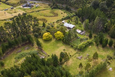 Photo of property in 84 Crowther Road, Wainuiomata, 5373