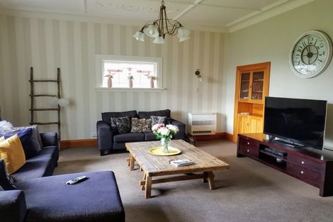 Photo of property in 9 Edward Street, Dannevirke, 4930