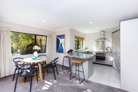 Photo of property in 17 Aragon Grove, Kingsley Heights, Upper Hutt, 5018