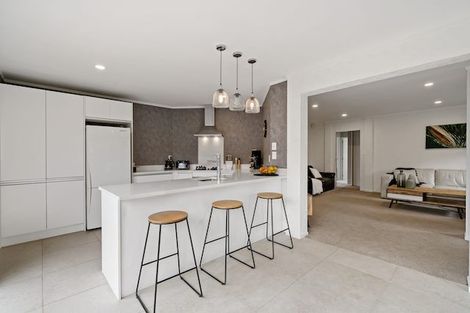 Photo of property in 8 Sheriff Place, Randwick Park, Auckland, 2105