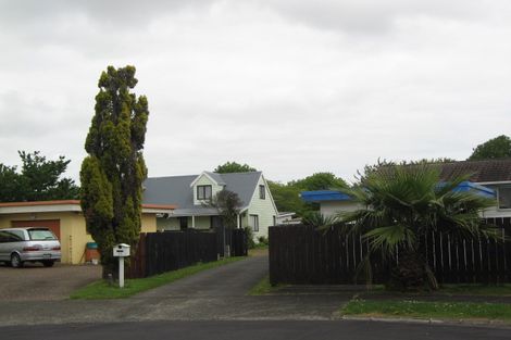 Photo of property in 34 Waiari Road, Conifer Grove, Takanini, 2112