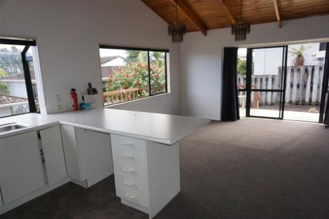 Photo of property in 4/3 Henry Street, Avondale, Auckland, 1026