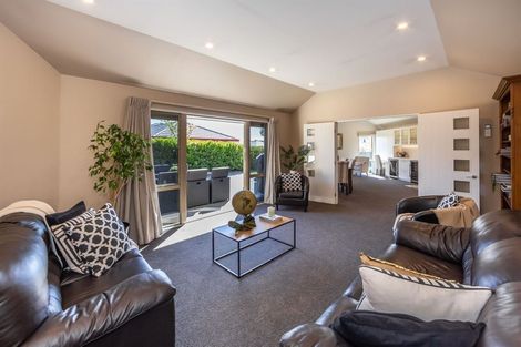 Photo of property in 16 Harrys Way, Redwood, Christchurch, 8051
