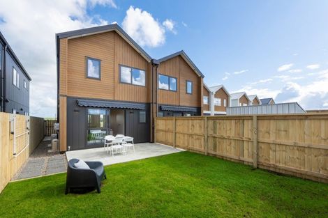 Photo of property in 33 Hampshire Lane, Karaka, 2580