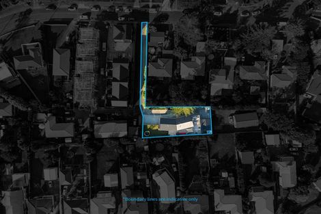 Photo of property in 21 Lowtherhurst Road, Massey, Auckland, 0614