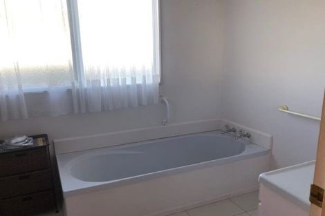 Photo of property in 124 Main Road, Waikanae, 5036