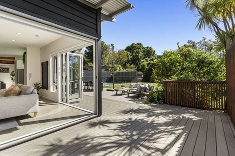 Photo of property in 890 Beach Road, Waiake, Auckland, 0630