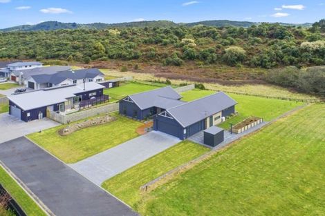 Photo of property in 48 Montgomery Crescent, Kinloch, Taupo, 3377