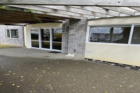 Photo of property in 1 Deanna Drive, West Harbour, Auckland, 0618