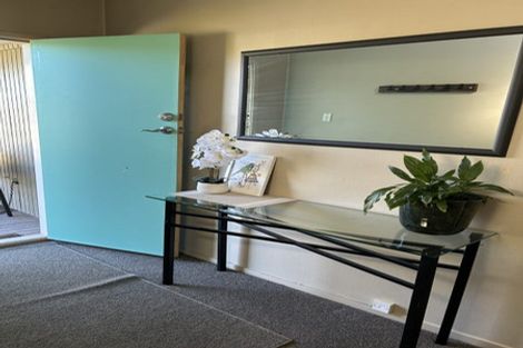 Photo of property in 2/12 Gradwell Place, Two Mile Bay, Taupo, 3330