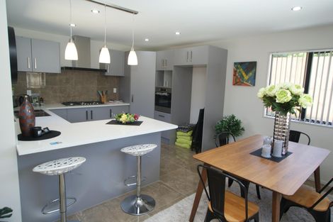 Photo of property in 3a Crompton Road, Massey, Auckland, 0614