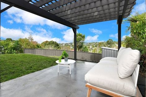 Photo of property in 2/546 Beach Road, Rothesay Bay, Auckland, 0630