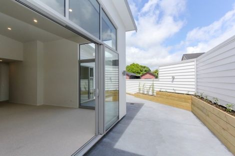 Photo of property in 4 Mackillop Way, Brooklands, New Plymouth, 4310