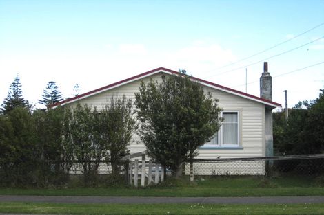 Photo of property in 31 Karaka Street, Castlecliff, Whanganui, 4501