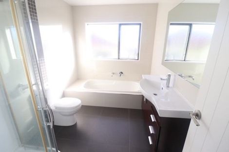 Photo of property in 7 Andy Crescent, Flat Bush, Auckland, 2016