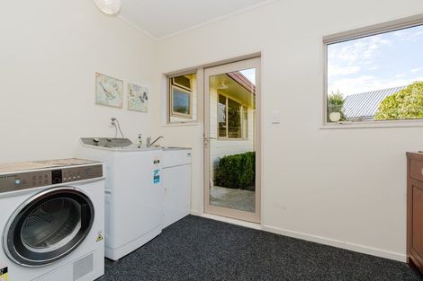 Photo of property in 10 Montrose Crescent, Huntington, Hamilton, 3210