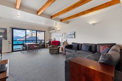 Photo of property in 116a Wynyard Crescent, Fernhill, Queenstown, 9300