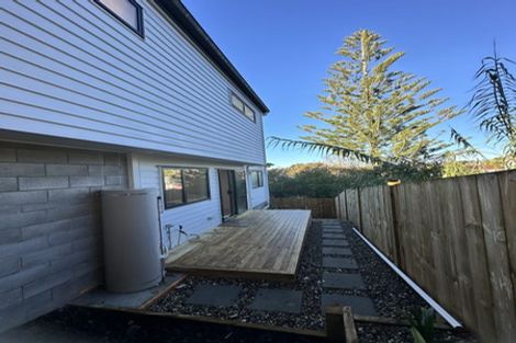 Photo of property in 10a Helleur Road, Massey, Auckland, 0614