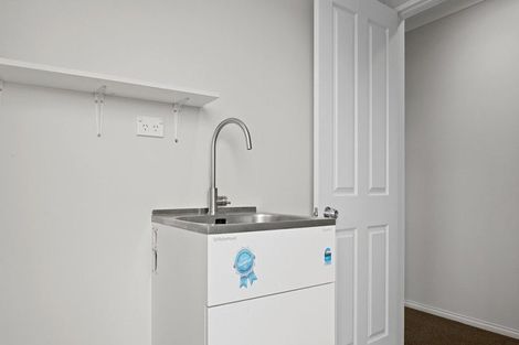 Photo of property in 6 Chadlington Avenue, Henderson, Auckland, 0612