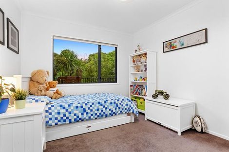 Photo of property in 90e Atkinson Road, Titirangi, Auckland, 0604