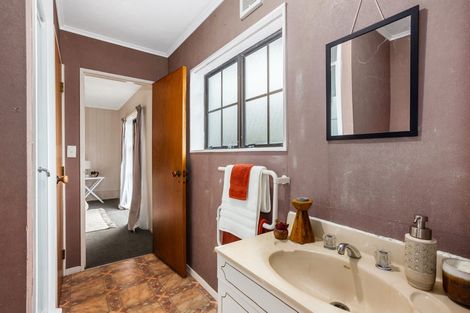 Photo of property in 5b Mclellan Street, Tawa, Wellington, 5028