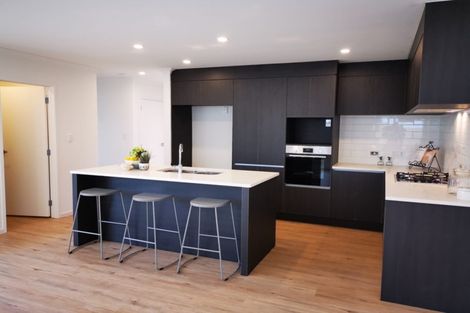 Photo of property in 12 Ropere Street, Kumeu, 0810