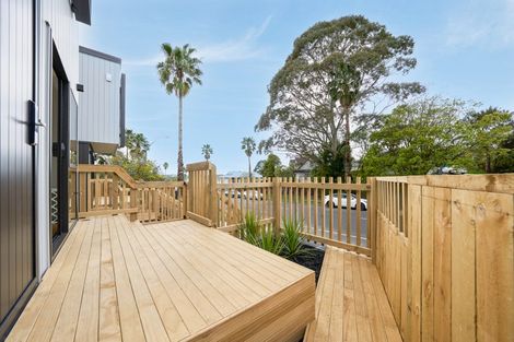 Photo of property in 23b Caribbean Drive, Unsworth Heights, Auckland, 0632