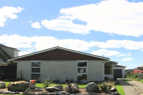 Photo of property in 35 Thomas Place, Foxton Beach, Foxton, 4815