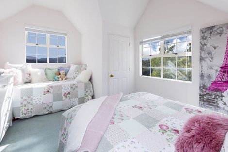 Photo of property in 6 Hobbit Lane, Pinehaven, Upper Hutt, 5371