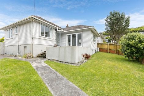 Photo of property in 9 Hollies Crescent, Johnsonville, Wellington, 6037