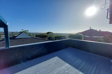 Photo of property in 2/99 Kowhai Road, Mairangi Bay, Auckland, 0630