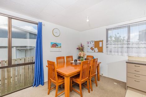 Photo of property in 2/63 Hindmarsh Street, Henderson, Auckland, 0612