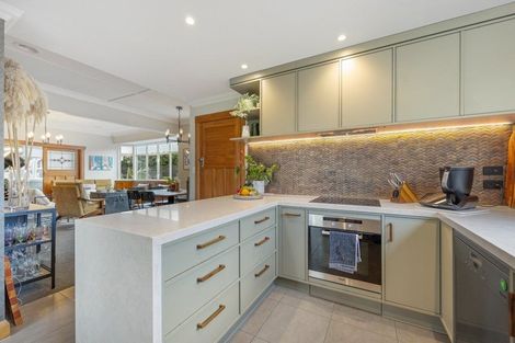 Photo of property in 75 Brougham Street, New Plymouth, 4310