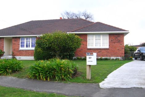 Photo of property in 35-37 Andrew Avenue, Roslyn, Palmerston North, 4414