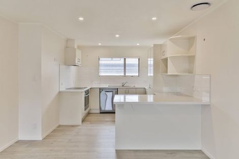 Photo of property in 2/29 Verbena Road, Birkdale, Auckland, 0626