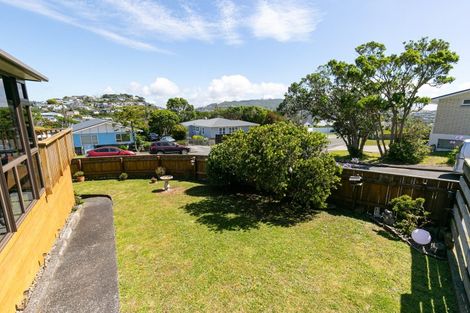 Photo of property in 4 Pelorous Street, Paparangi, Wellington, 6037