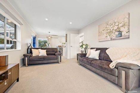 Photo of property in 1/14 Kallaroo Place, Botany Downs, Auckland, 2010