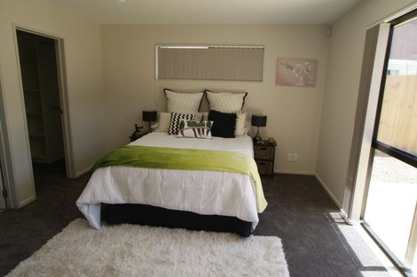 Photo of property in 3a Crompton Road, Massey, Auckland, 0614