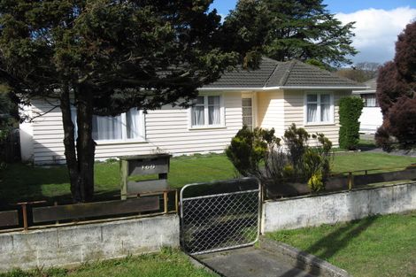 Photo of property in 160 Wellington Road, Wainuiomata, Lower Hutt, 5014