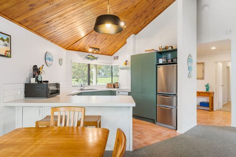 Photo of property in 2 Lake Court, Pauanui, Hikuai, 3579