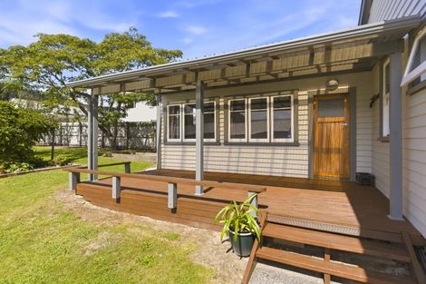 Photo of property in 42 Hinemoa Street, Paraparaumu, 5032