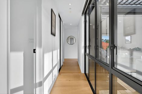 Photo of property in 1/517 Beach Road, Murrays Bay, Auckland, 0630