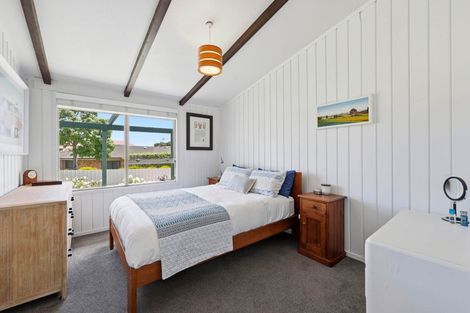 Photo of property in 6 Vela Place, Clarks Beach, 2122