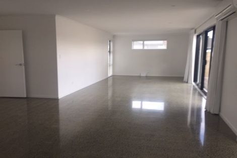 Photo of property in 42 Vinistra Road, Kumeu, 0810