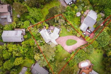 Photo of property in 10 Tui Crescent, Waiatarua, Auckland, 0604