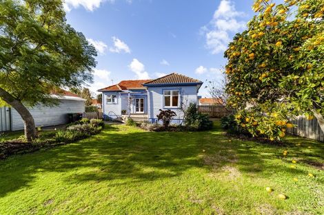 Photo of property in 27 Russell Road, Marewa, Napier, 4110