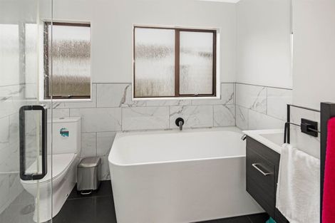 Photo of property in 3 Mayaro Crescent, Grenada Village, Wellington, 6037