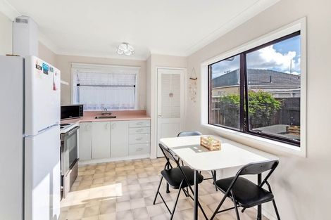 Photo of property in 2/6 Menary Street, Papakura, 2110