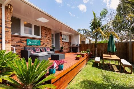 Photo of property in 1/12 Tomlinson Street, Hillpark, Auckland, 2102